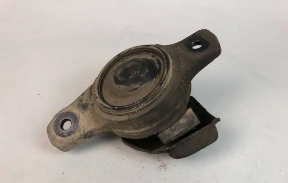 Subaru Forester SJ Engine mount bracket