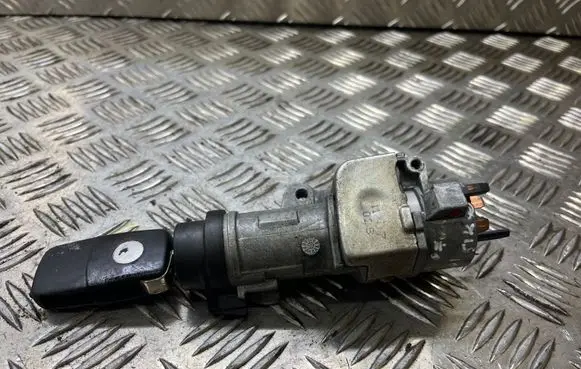 Volkswagen Polo IV 9N3 Ignition lock 4B0905851