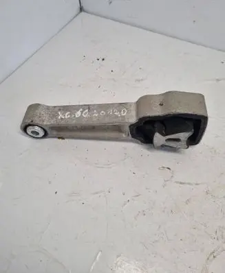 Volvo XC60 Engine mount bracket 30793322