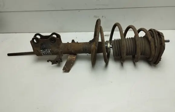 Toyota Avensis T270 Front shock absorber/damper 4852000320 246141