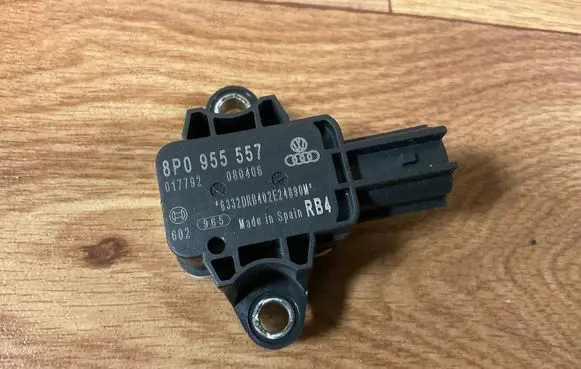 Audi A4 S4 B7 8E 8H Airbag deployment crash/impact sensor 8P0955557 017792 080406