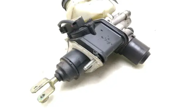 Mercedes-Benz E W211 Master brake cylinder A0004300312 0204024105 A2114300302