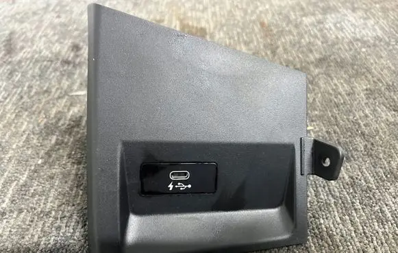 BMW X1 F48 F49 USB socket connector 