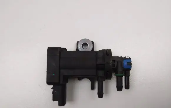 Ford Kuga II Turbo solenoid valve 9808206880
