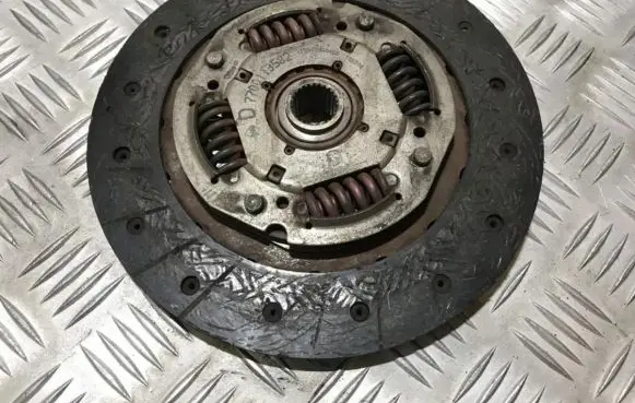 Volvo S40, V40 Clutch pressure plate 7700113582 150499r0458