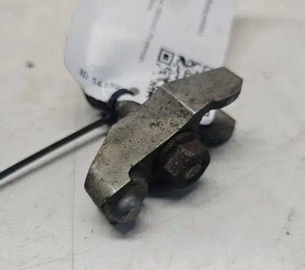 Volkswagen Golf IV Fuel Injector clamp holder 