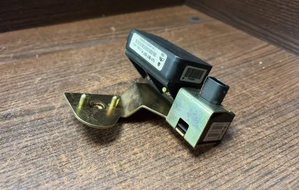 Audi A3 S3 8L ESP acceleration yaw rate sensor 1J0907657A 10098000311