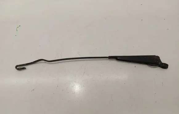 Front wiper blade arm