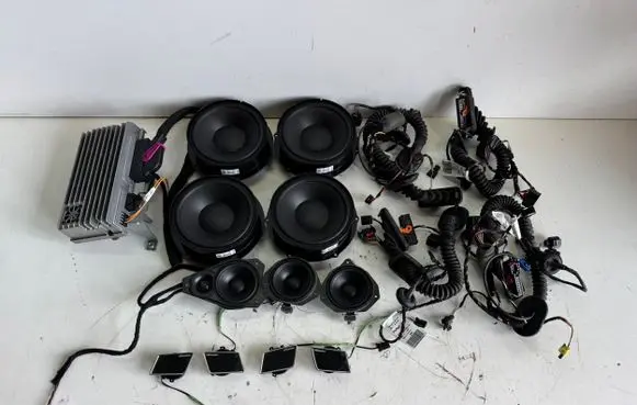 Volkswagen Touareg II Audio system kit 7P6035466 7P6035415C 7P6035827