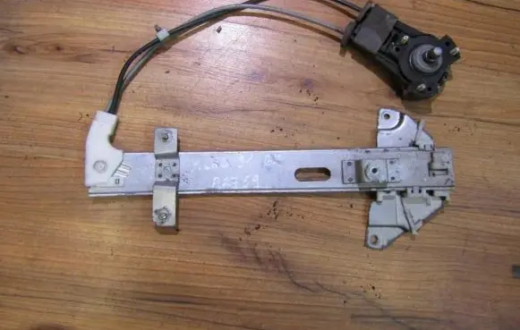 Mazda 626 Sliding door window regulator with motor nenusatytas