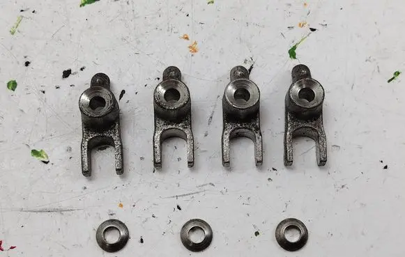 Jeep Cherokee Fuel Injector clamp holder 