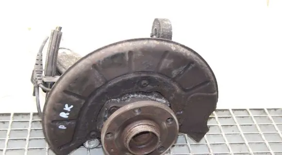 Volkswagen PASSAT CC Front wheel hub