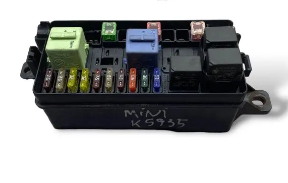 Mini One - Cooper Coupe R56 Fuse box set 17236010 233815190709 9213372