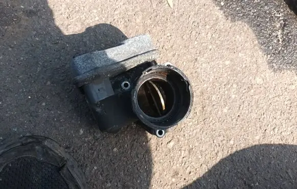 Dodge Journey Throttle valve 038128063A