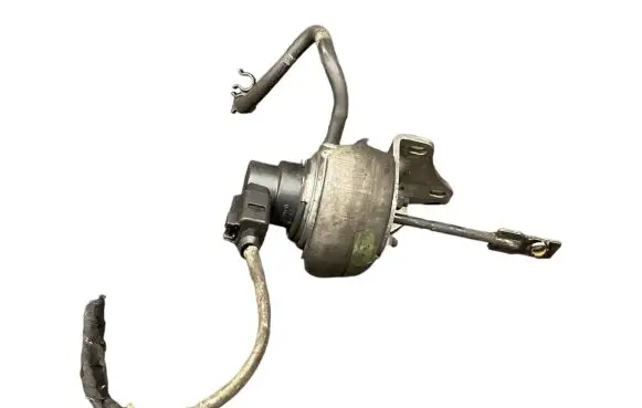 Volkswagen PASSAT B6 Turbo charger electric actuator 03L131521Q