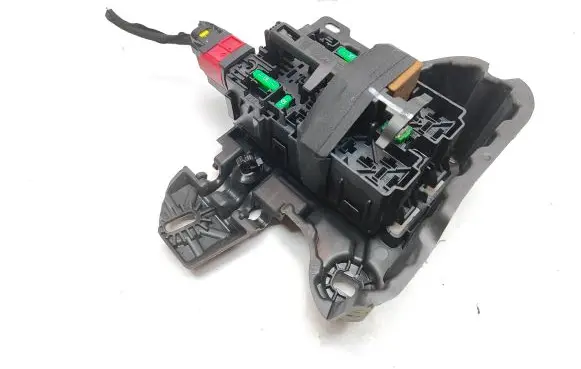 Peugeot 208 Fuse box set 9812661980 A006C801 3070EC0V02