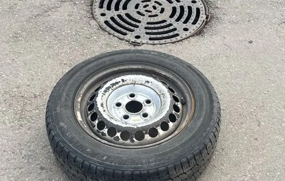 Volkswagen Multivan T5 R16 spare wheel