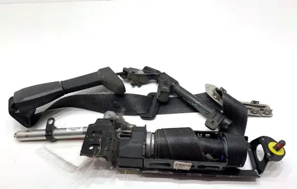 Volvo V50 Front seatbelt 