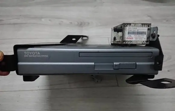 Toyota Corolla Verso E121 CD/DVD changer 0866200870 AAAA030580