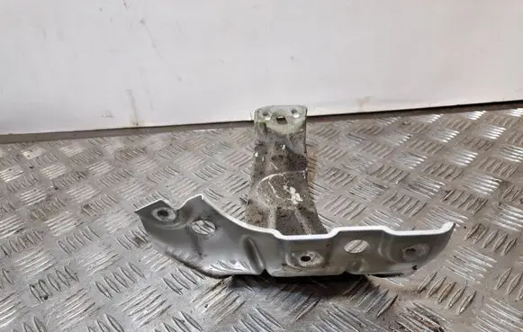 Volkswagen PASSAT CC Fender mounting bracket 3C8821141