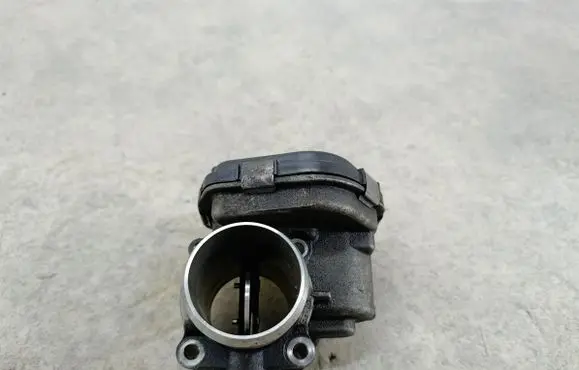 Peugeot 2008 I Throttle body valve 9673534480
