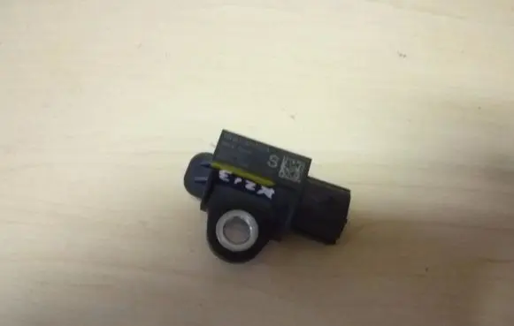 Nissan Qashqai Airbag deployment crash/impact sensor 988303RA0A X213