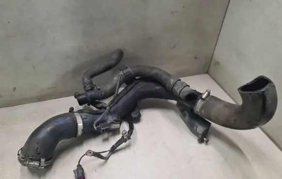Volkswagen Golf VI Intercooler hose/pipe 5N0145770A