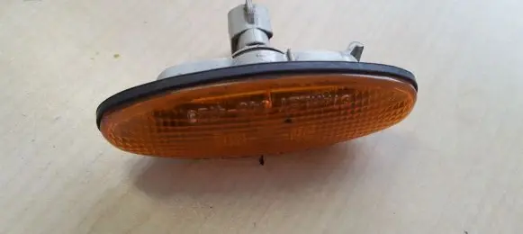 Mazda 323 Front fender indicator light 0464120 046-4120