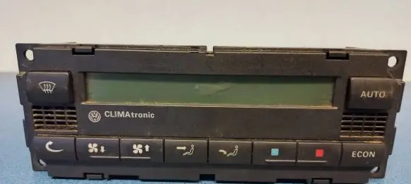 Volkswagen PASSAT B5.5 Climate control unit 0005GP