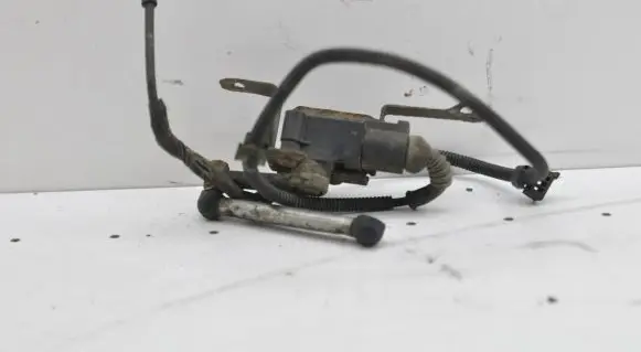 Rear air suspension level height sensor
