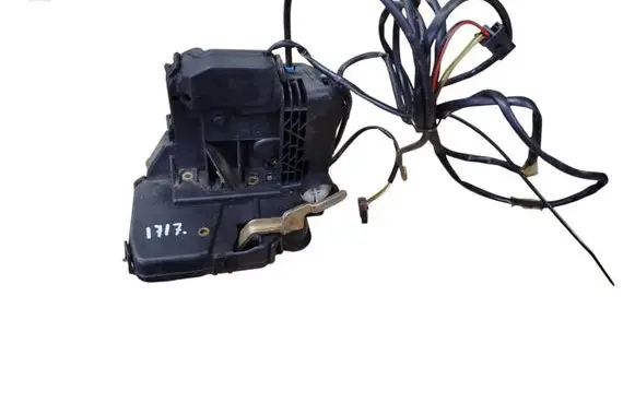 Mercedes-Benz C W203 Front door lock 2037200135 004133112520