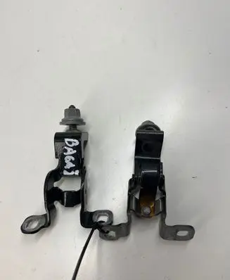 BMW 1 F40 Tailgate/trunk/boot hinge A046574 7456043 ES03