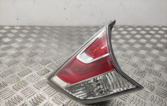 Nissan X-Trail T32 Tailgate rear/tail lights