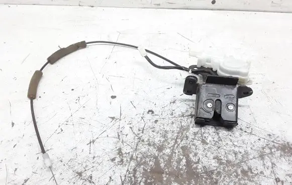 Mazda 3 I Tailgate/trunk/boot lock/catch/latch