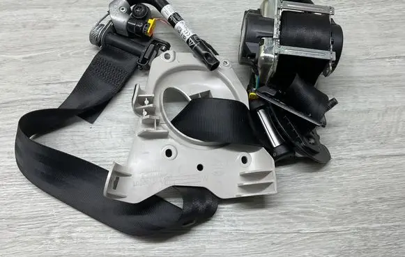 Land Rover Range Rover Velar Front seatbelt HK83611B09 GX73614B03AB 636654800