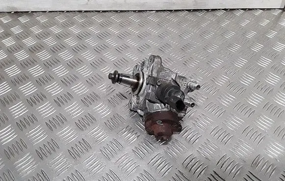 BMW X1 E84 Fuel injection high pressure pump 0445010524 851086504