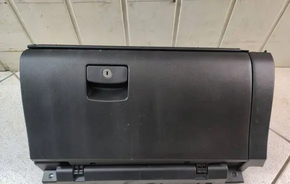 Subaru Legacy Glove box set 66208AL00A