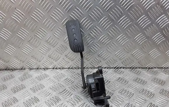 Nissan NV200 Accelerator throttle pedal