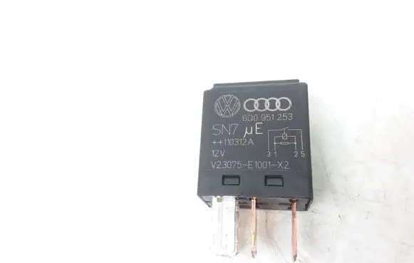 Volkswagen PASSAT B7 Other relay 6Q0951253 489
