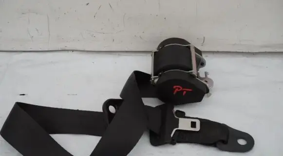 Peugeot 1007 Rear seatbelt