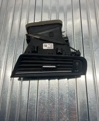 BMW 5 F10 F11 Dashboard side air vent grill/cover trim 9166890 9166884