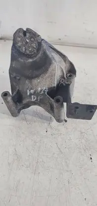 Volkswagen Touareg I Engine mounting bracket 070199308A AGR4136