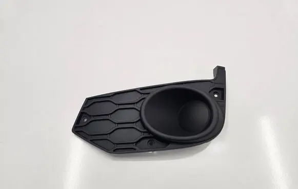 Iveco Daily 6th gen Front fog light trim/grill 5801562216