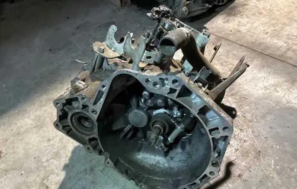 Nissan Pixo Manual 5 speed gearbox 70283745M013 YC5 PATEU102