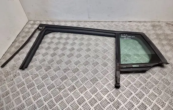 Ford Focus Rear vent window glass 43R000016 E000191