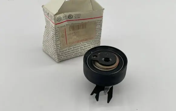 Volkswagen Golf IV Timing belt tensioner 030109243K