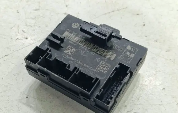 Audi A5 8T 8F Door control unit/module 8T0959793G 8T0959793P