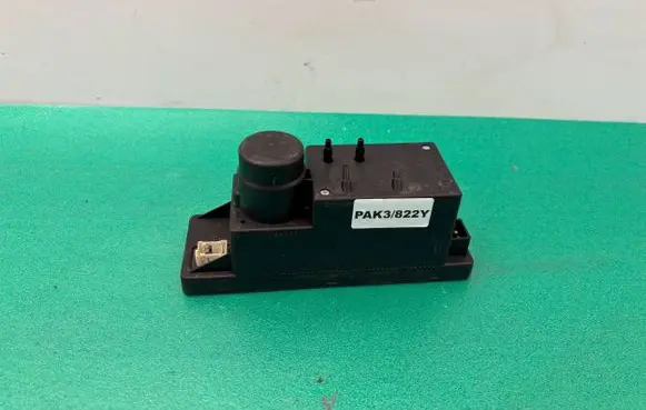 Mercedes-Benz E W210 Central locking vacuum pump 2108000048