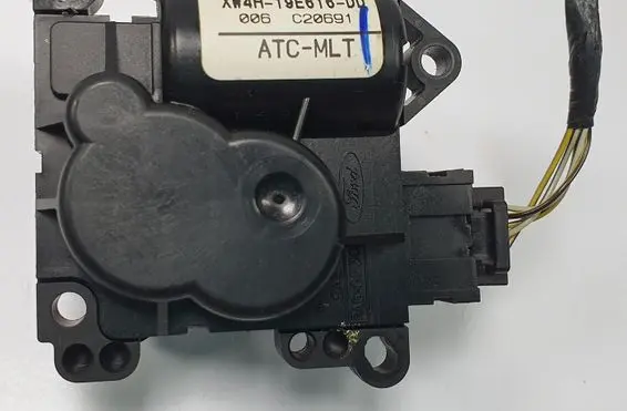 Jaguar S-Type A/C air flow flap actuator/motor XW4H-19E616-DD