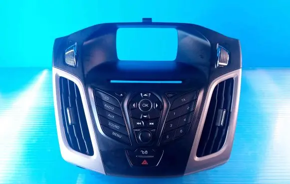Ford Focus Head unit multimedia control AM5T18K811AD 74706E52